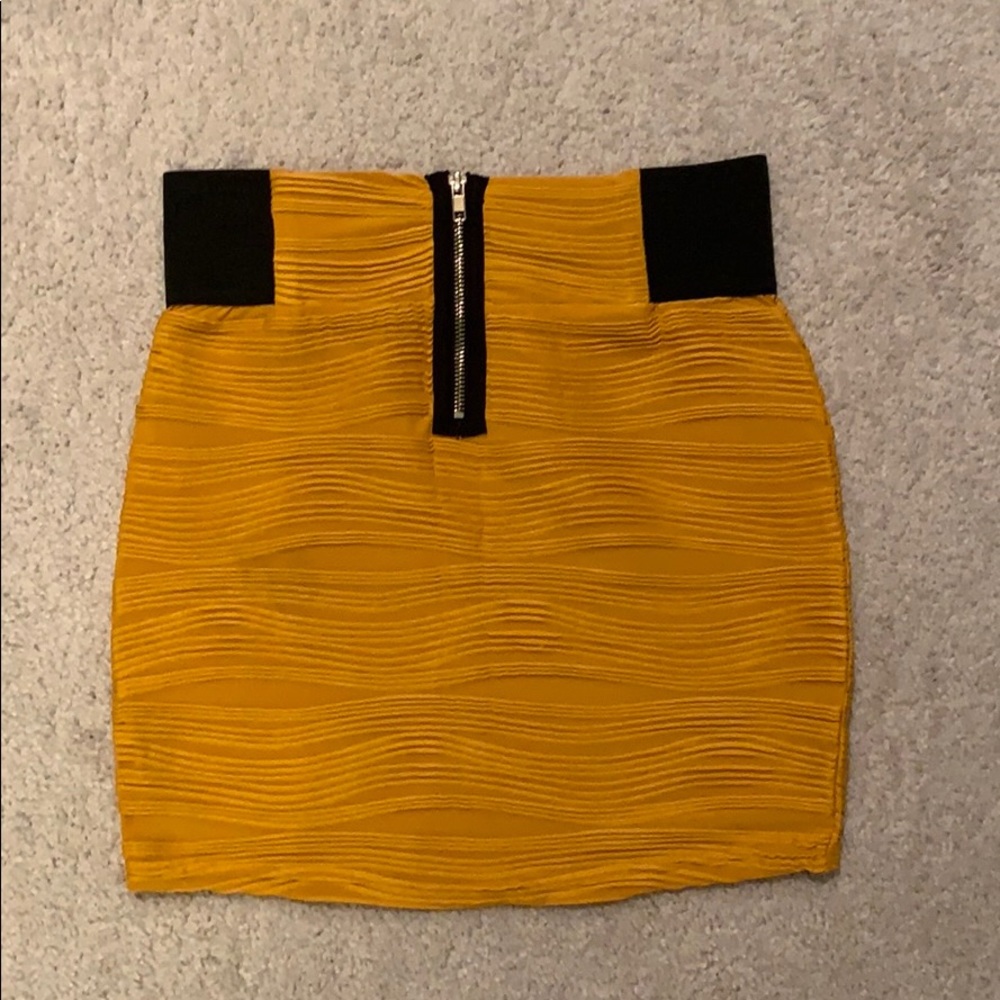 Skirt - Picture 2 of 2